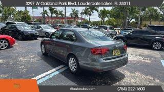 Volkswagen Jetta - Thumbnail 14