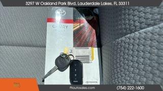 Toyota Camry - Thumbnail 4