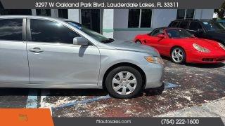 Toyota Camry - Thumbnail 19