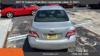 Toyota Camry - Thumbnail 15