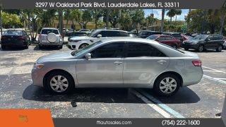 Toyota Camry - Thumbnail 13