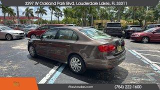 Volkswagen Jetta - Thumbnail 14