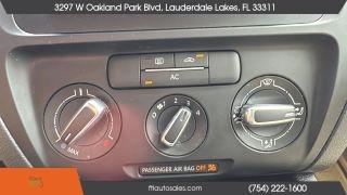 Volkswagen Jetta - Thumbnail 3