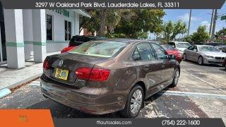 Volkswagen Jetta - Thumbnail 17