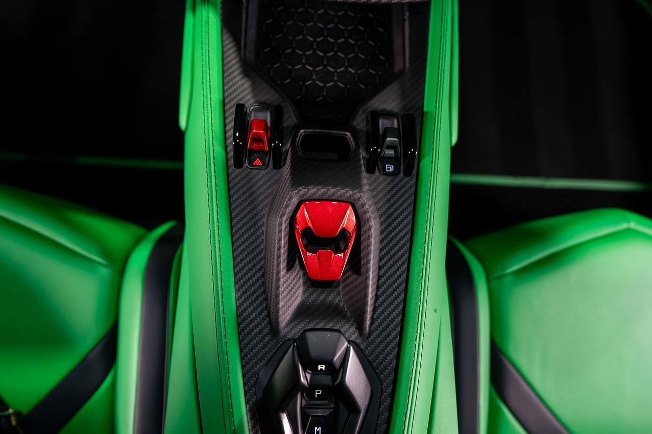 Lamborghini Revuelto - Thumbnail 19