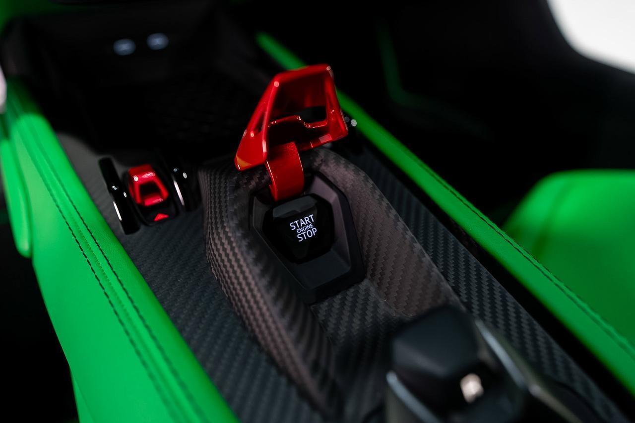 Lamborghini Revuelto - Thumbnail 20