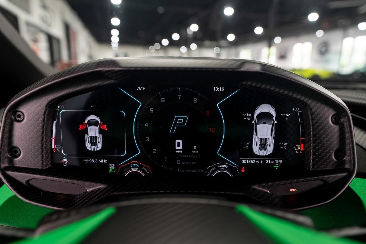 Lamborghini Revuelto - Thumbnail 13