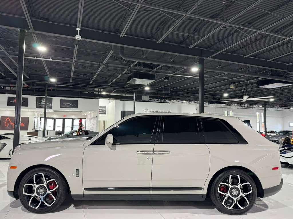 Rolls-Royce Cullinan - Thumbnail 4