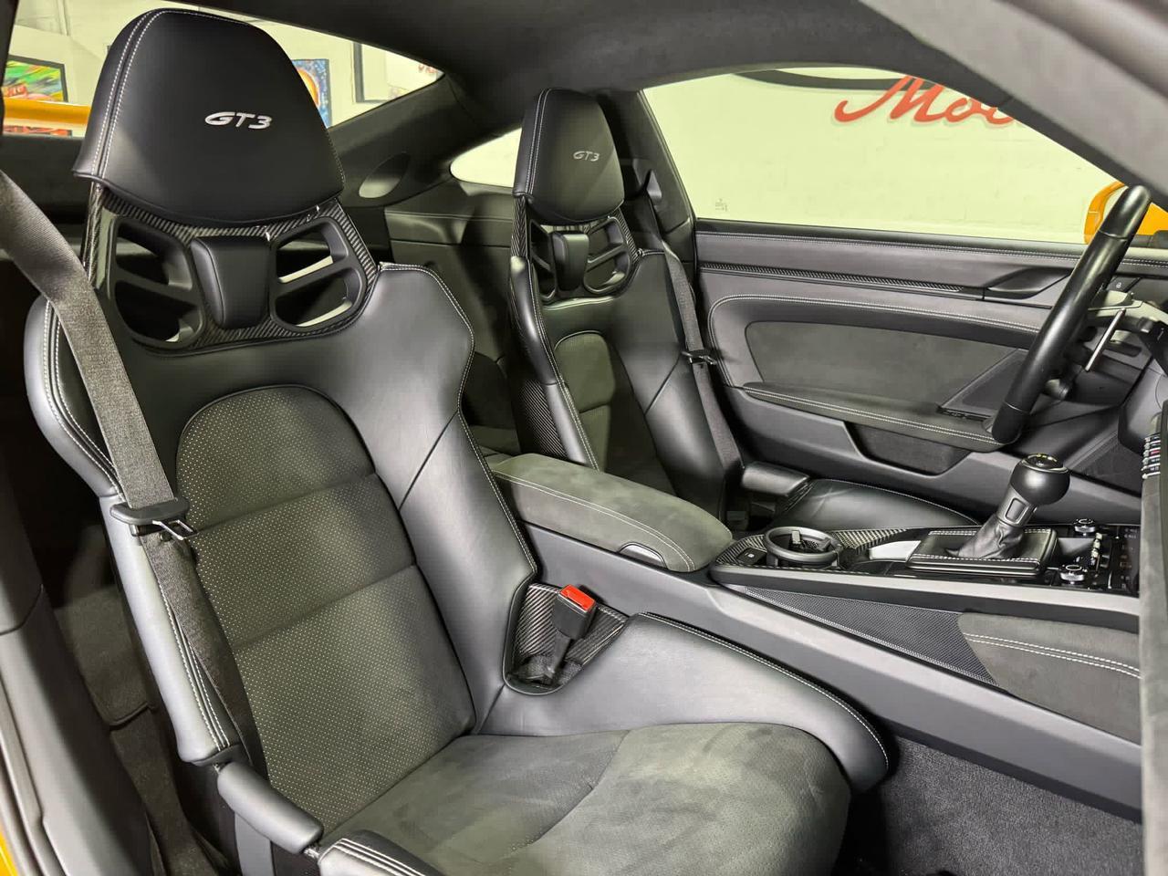 Porsche 911 - Thumbnail 11