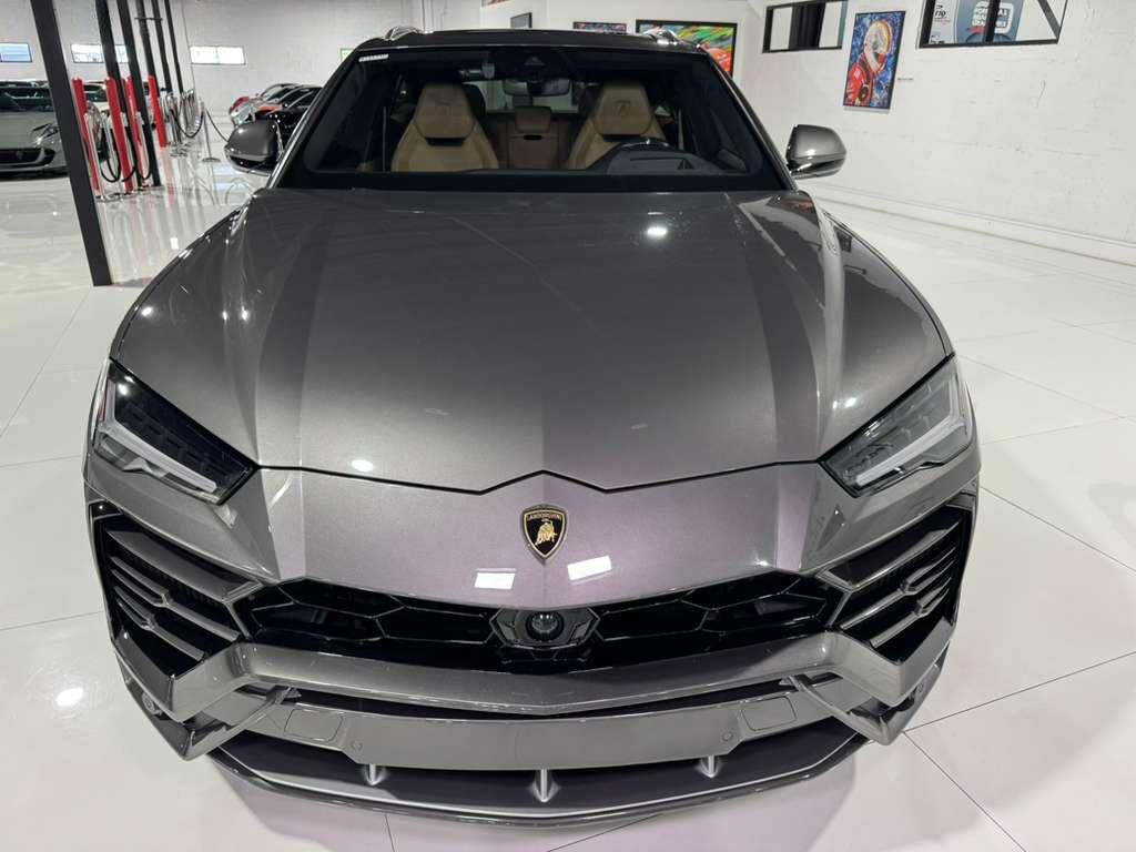 Lamborghini Urus - Thumbnail 2