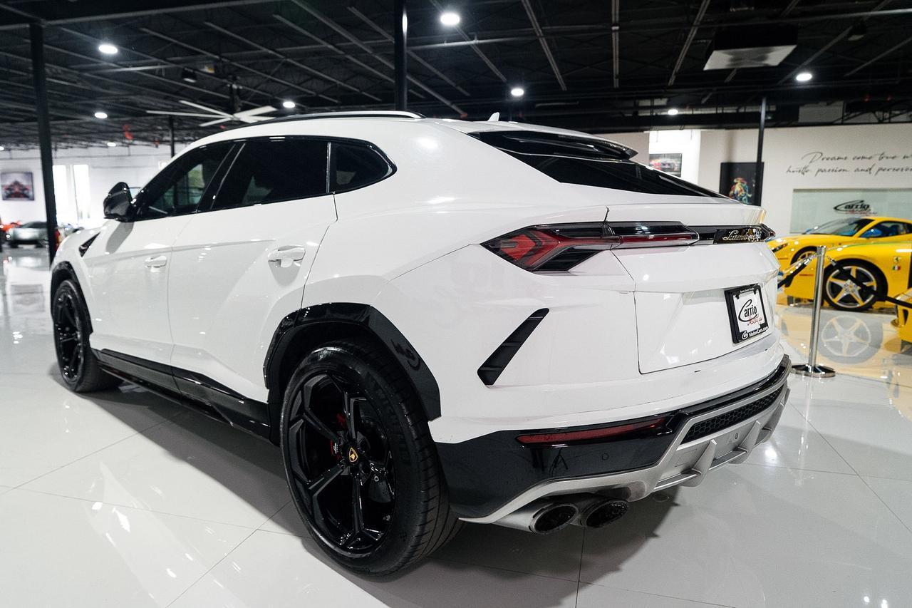 Lamborghini Urus - Thumbnail 5