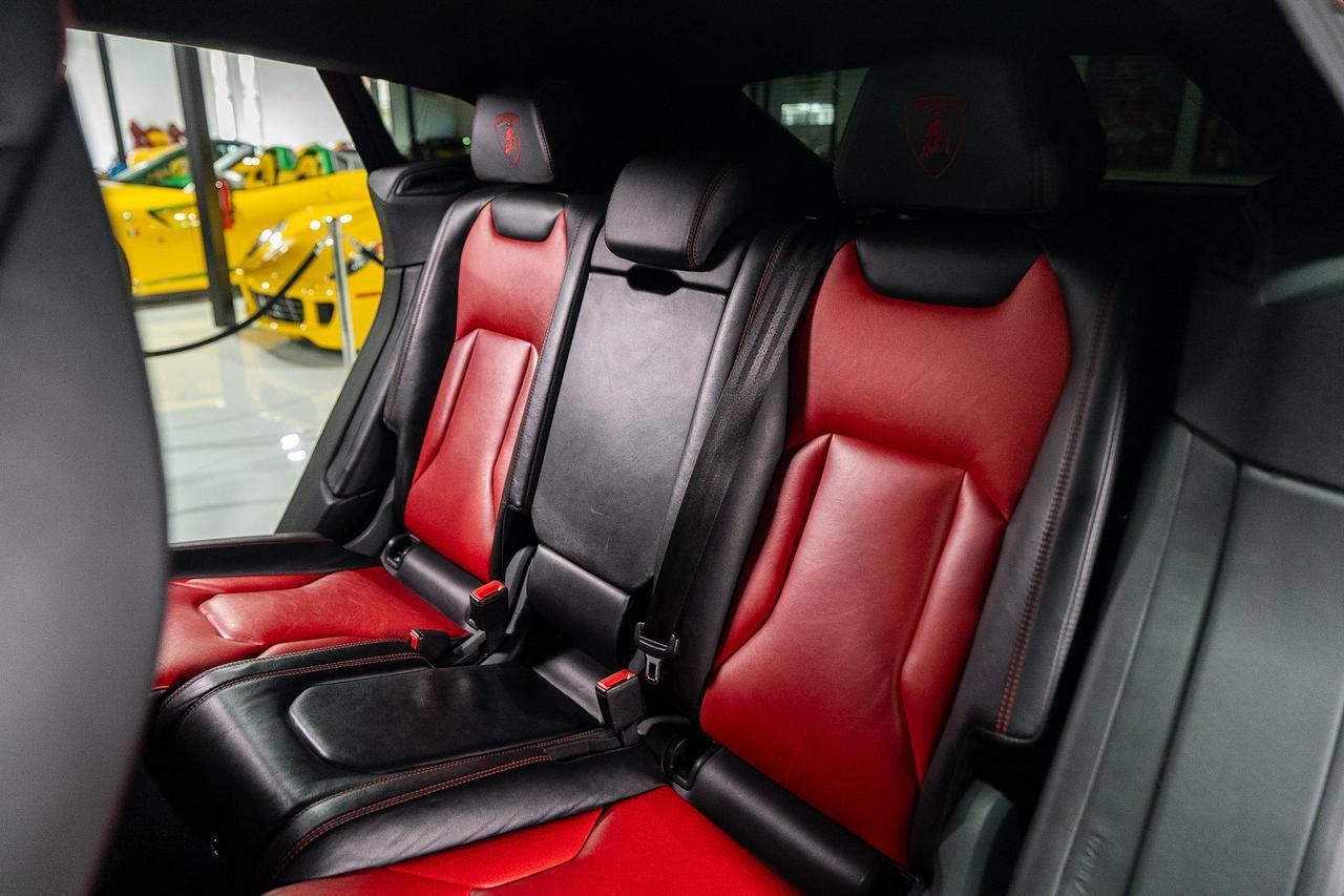 Lamborghini Urus - Thumbnail 14