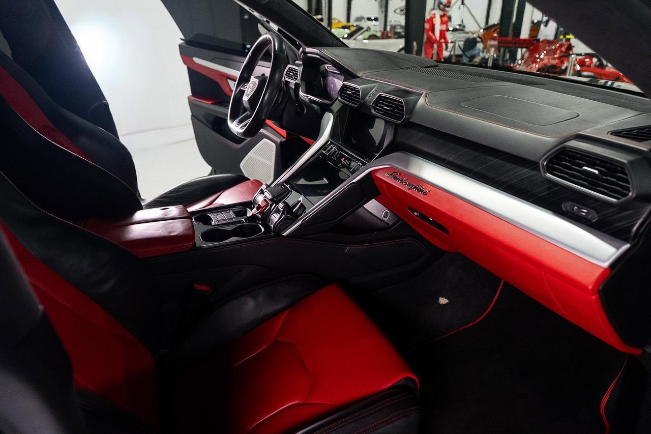 Lamborghini Urus - Thumbnail 12