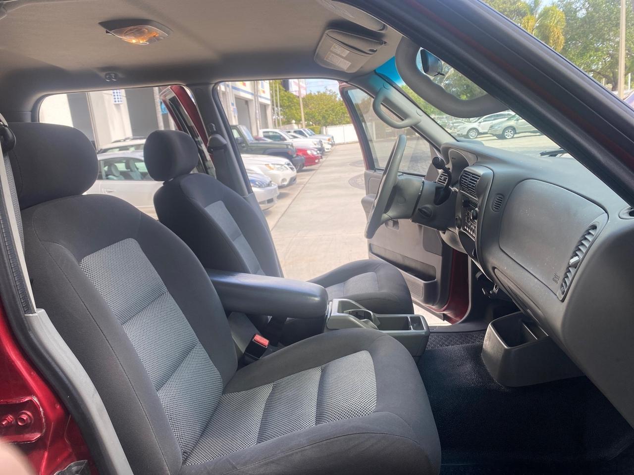 Ford Explorer Sport Trac - Thumbnail 13