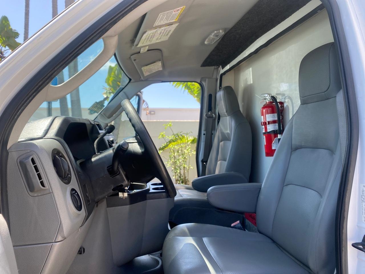 Ford Econoline Commercial Cutaway - Thumbnail 11