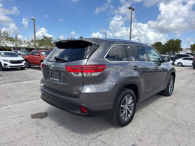 Toyota Highlander Xle In Hollywood Fl | 5Tdkzrfh4Js535508 | Toyota Of Hollywood'S Amazinn Used Cars - Thumbnail 2