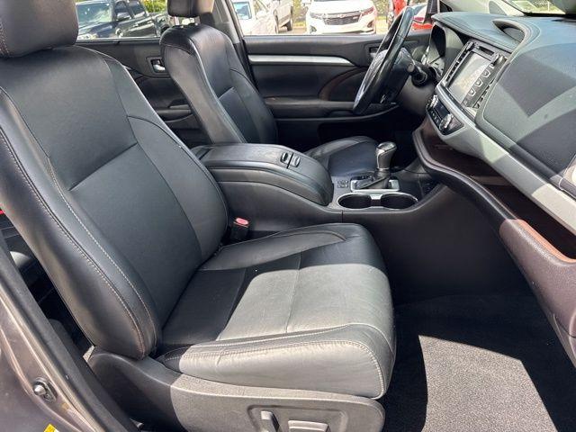 Toyota Highlander Xle In Hollywood Fl | 5Tdkzrfh4Js535508 | Toyota Of Hollywood'S Amazinn Used Cars - Thumbnail 14