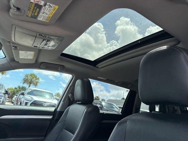 Toyota Highlander Xle In Hollywood Fl | 5Tdkzrfh4Js535508 | Toyota Of Hollywood'S Amazinn Used Cars - Thumbnail 19