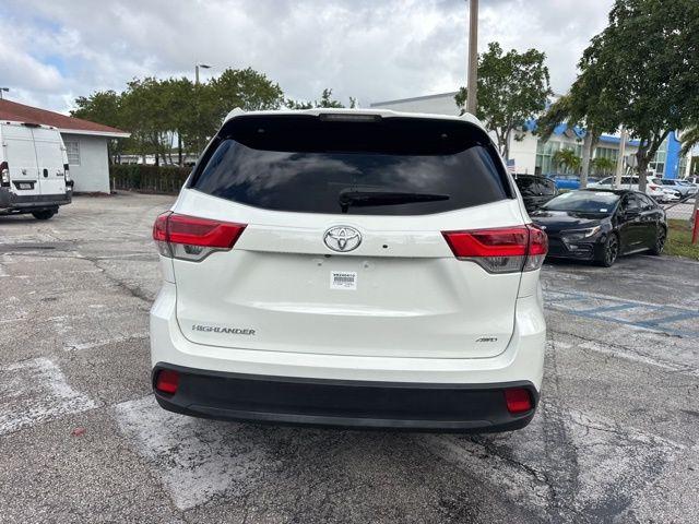 Toyota Highlander Se In Hollywood Fl | 5Tdjzrfh9Js824041 | Toyota Of Hollywood'S Amazinn Used Cars - Thumbnail 4
