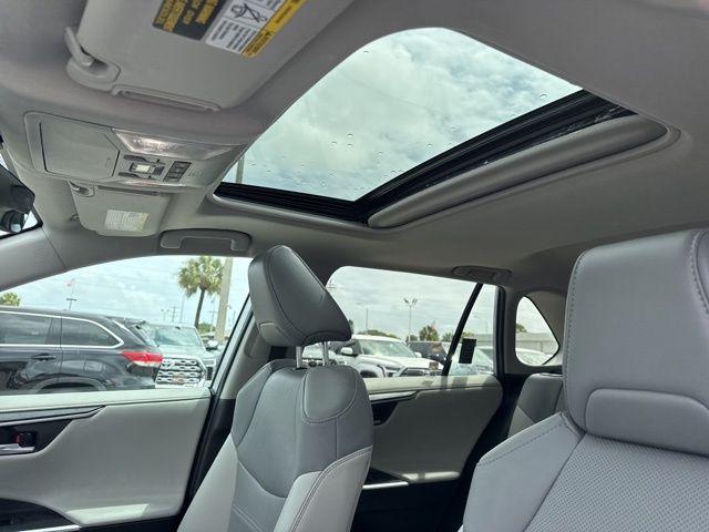 Toyota Rav4 Hybrid Limited In Hollywood Fl | 4T3D6Rfv3Nu085457 | Toyota Of Hollywood'S Amazinn Used Cars - Thumbnail 2