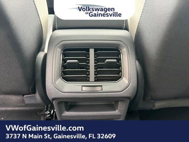 Volkswagen Taos Se Fwd Sport Utility - Thumbnail 9