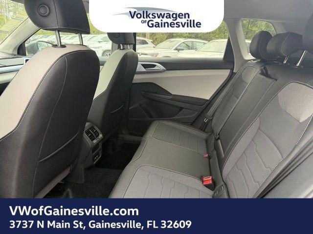 Volkswagen Taos Se Fwd Sport Utility - Thumbnail 8