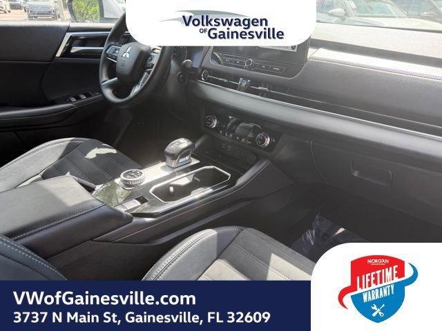 Mitsubishi Outlander Se With Navigation - Thumbnail 13