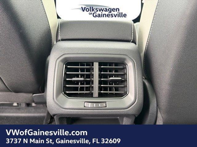 Volkswagen Taos Se Fwd Sport Utility - Thumbnail 9