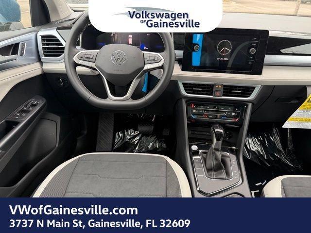 Volkswagen Taos Se Fwd Sport Utility - Thumbnail 11