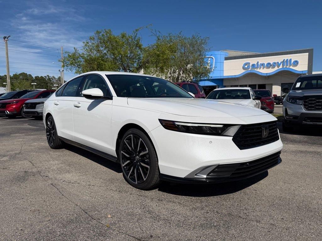 Honda Accord Hybrid Touring - Thumbnail 2