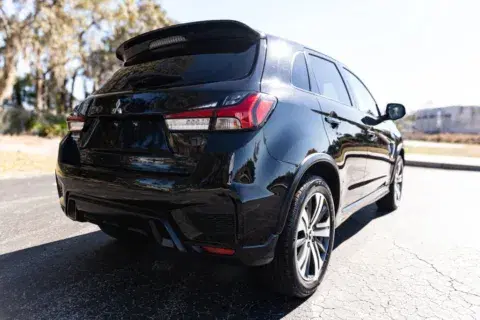 Mitsubishi Outlander Sport Se Sport Utility 4D - Thumbnail 4