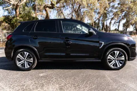 Mitsubishi Outlander Sport Se Sport Utility 4D - Thumbnail 3