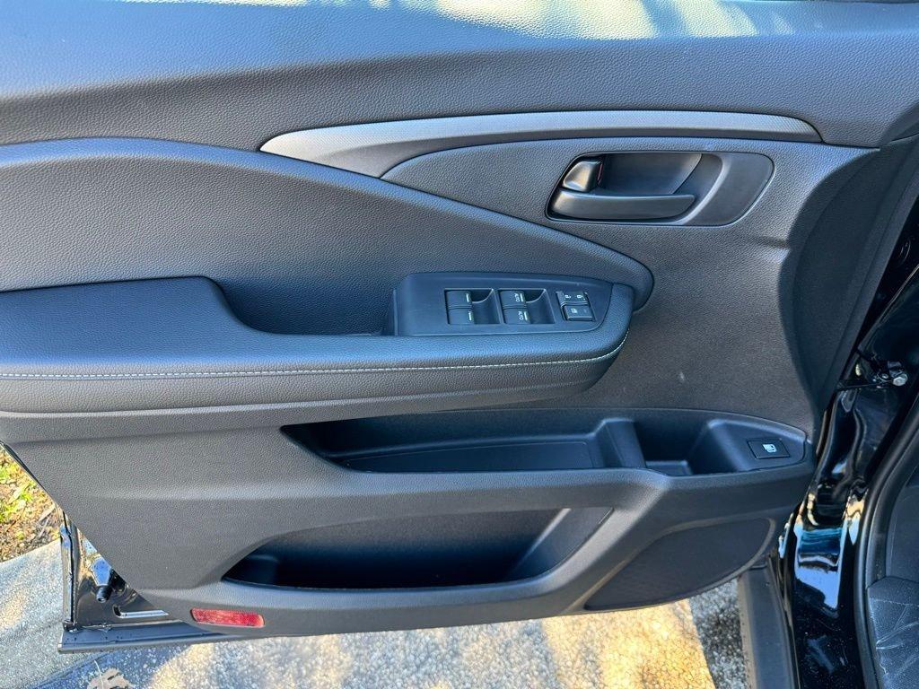 Honda Ridgeline Sport - Thumbnail 14