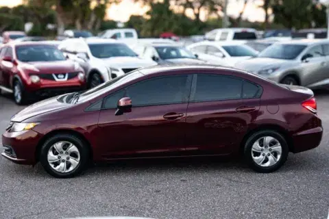 Honda Civic Lx Sedan 4D - Thumbnail 3