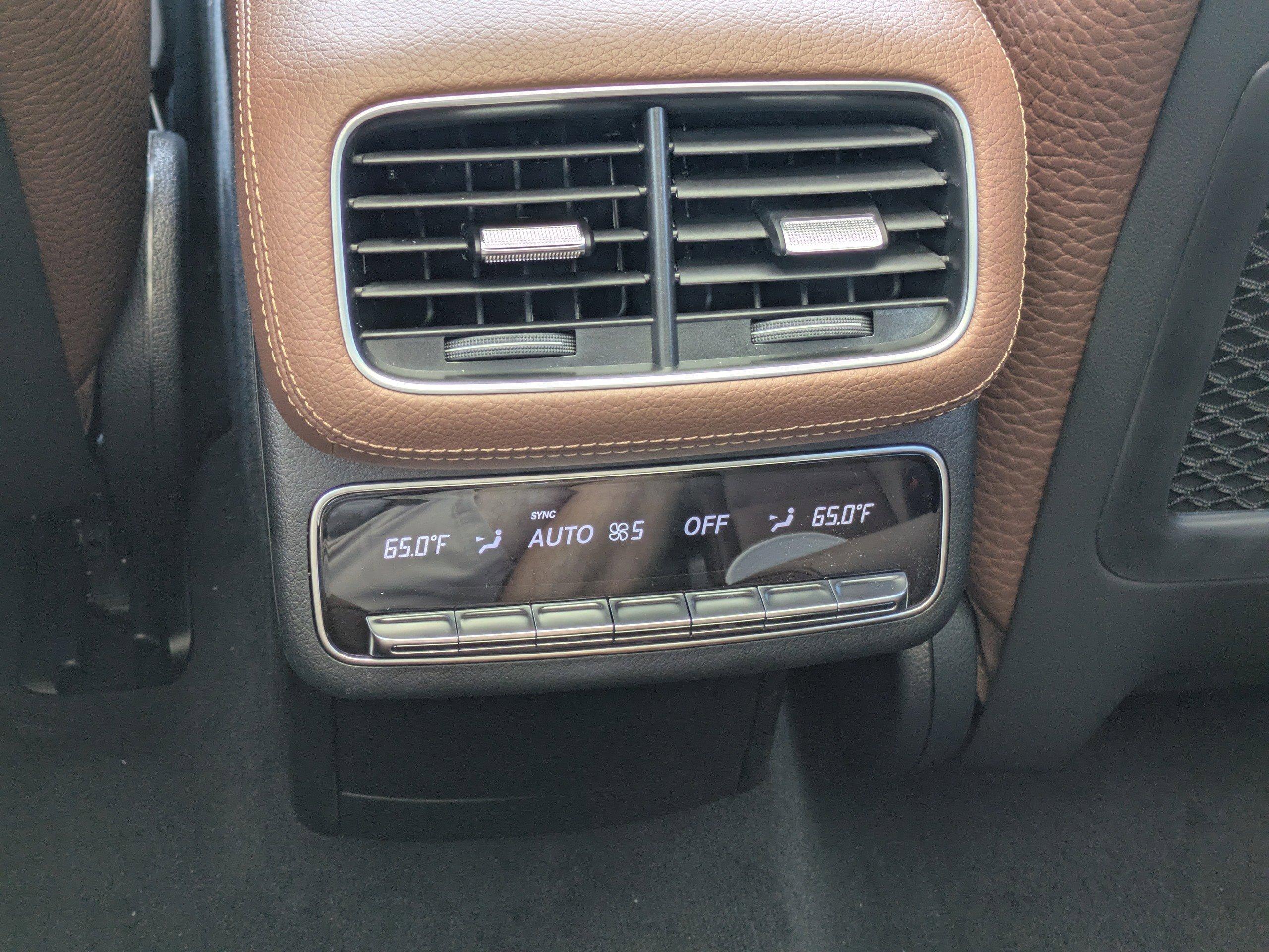 Mercedes-Benz Gls Suv 450 With Navigation & Awd - Thumbnail 19