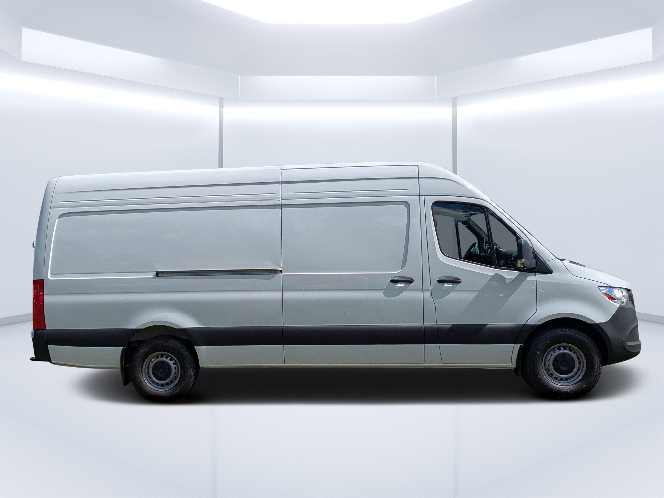 Mercedes-Benz Sprinter Cargo Van 170 Wb Rwd Van - Thumbnail 5
