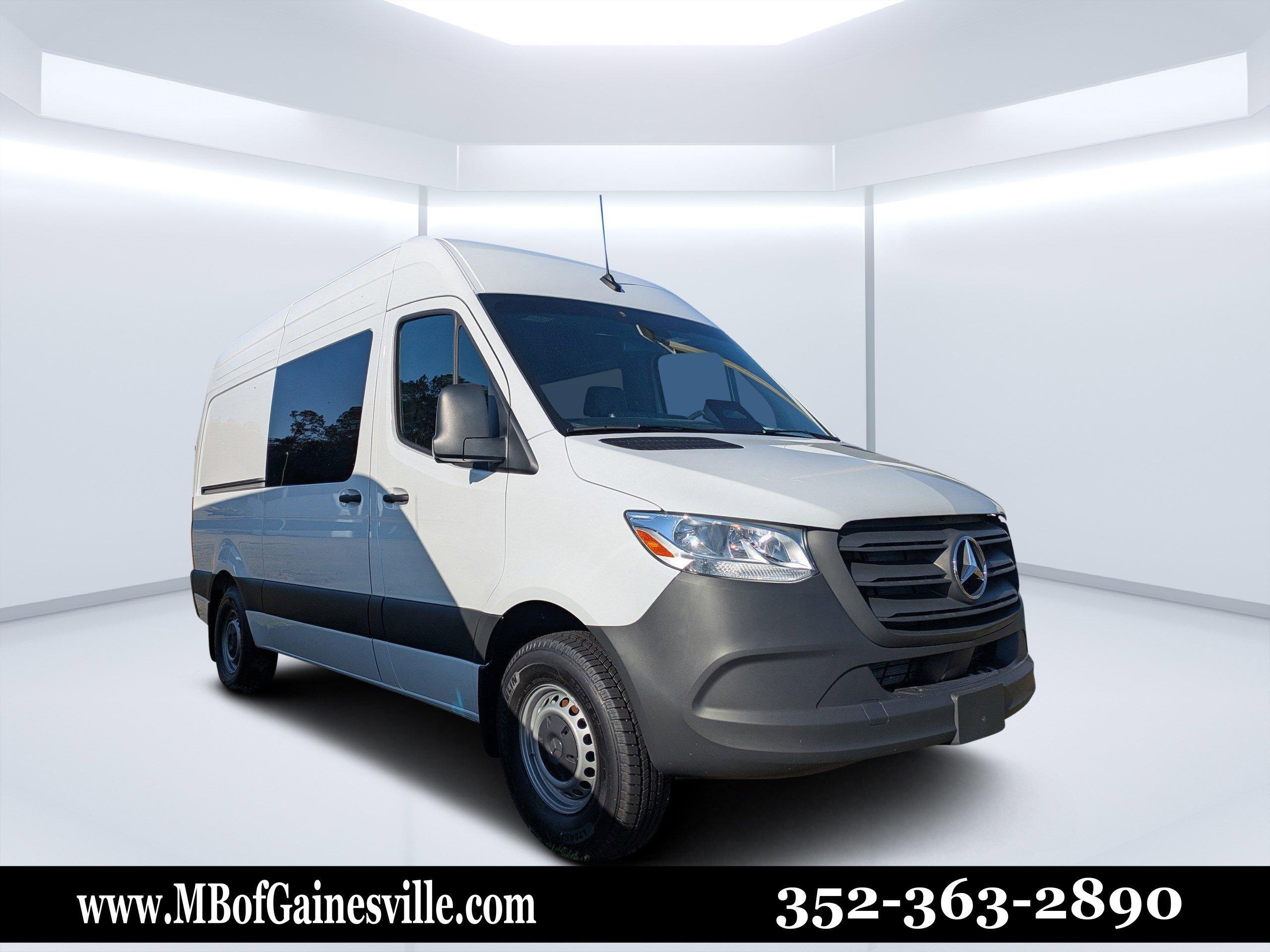Mercedes-Benz Sprinter Crew Van 144 Wb Rwd Van - Thumbnail 2