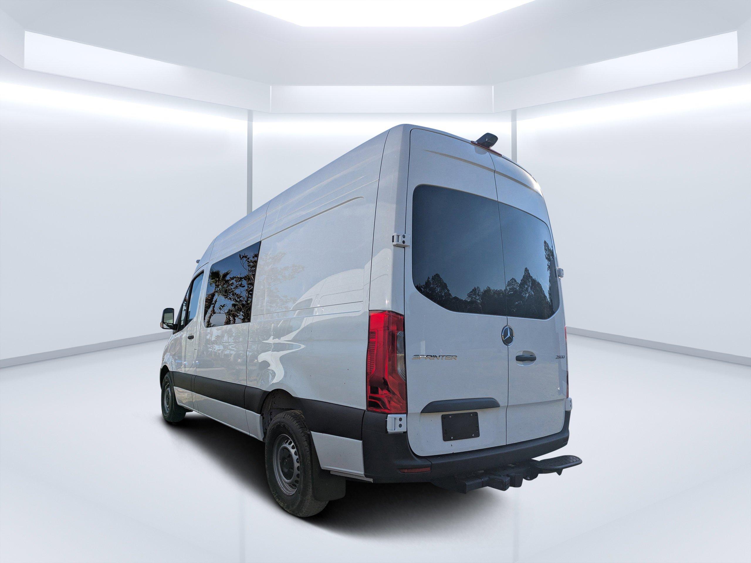 Mercedes-Benz Sprinter Crew Van 144 Wb Rwd Van - Thumbnail 6
