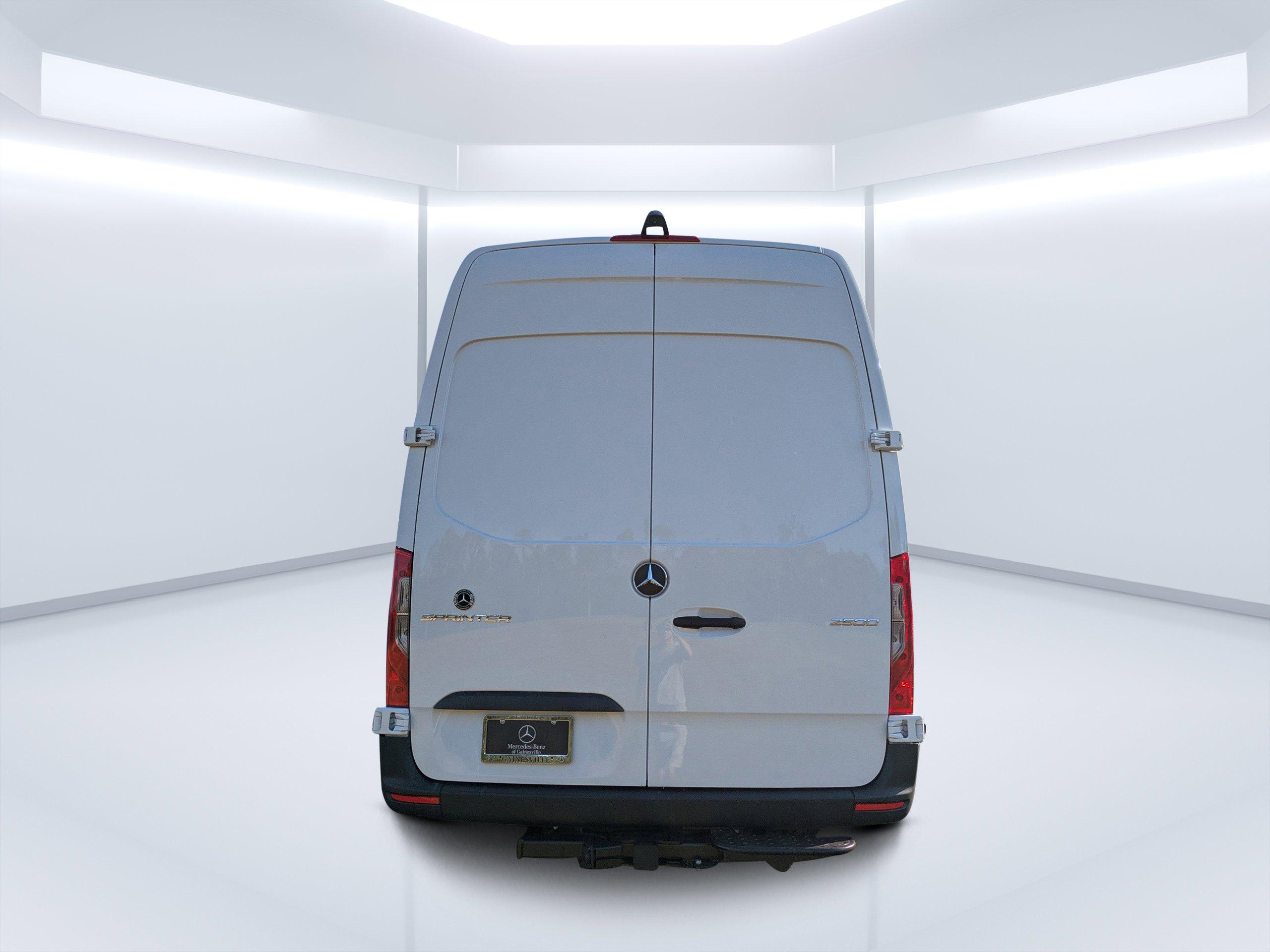 Mercedes-Benz Sprinter Cargo Van 170 Wb Rwd Van - Thumbnail 5