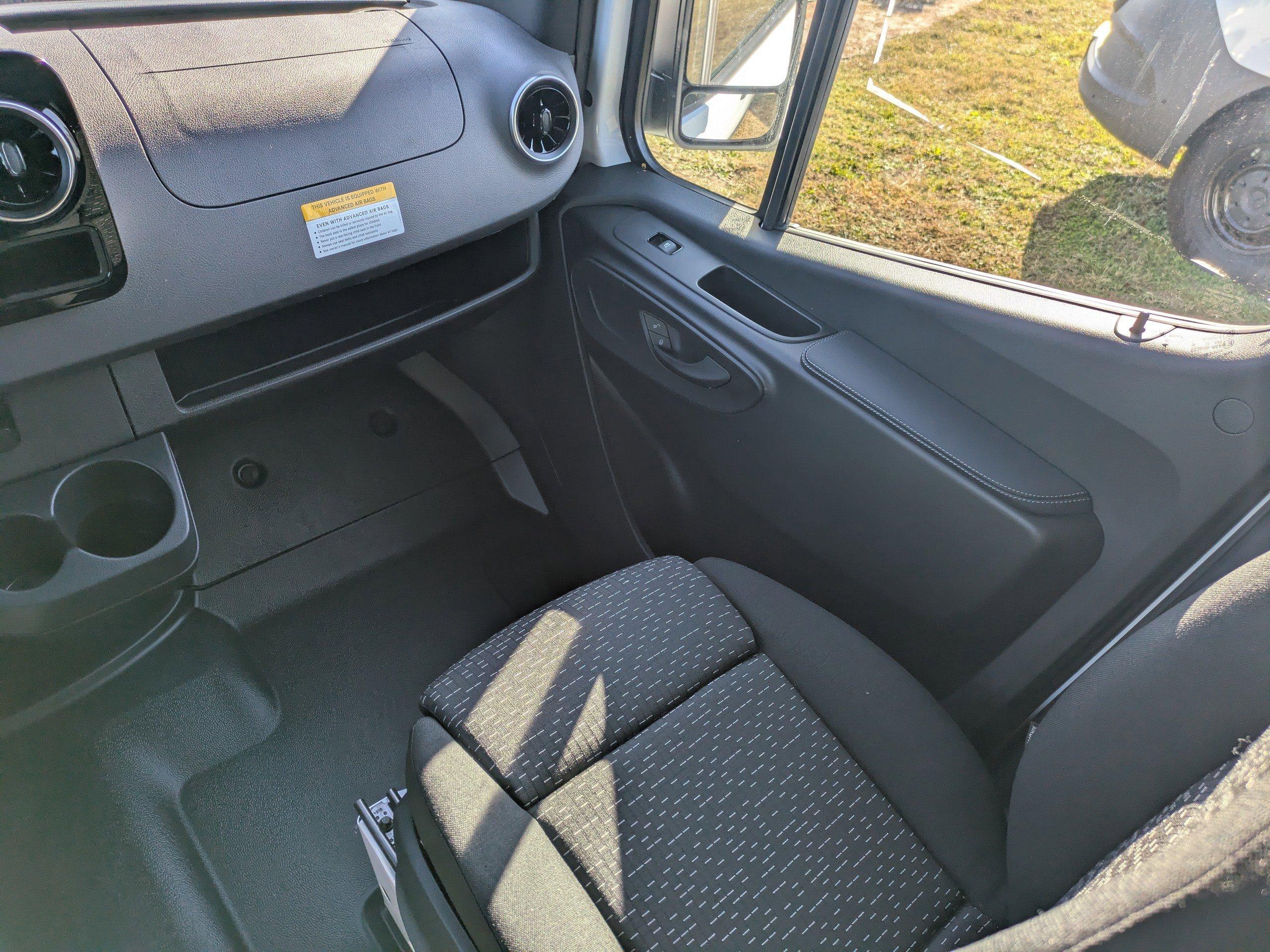 Mercedes-Benz Sprinter Cargo Van 170 Wb Rwd Van - Thumbnail 18