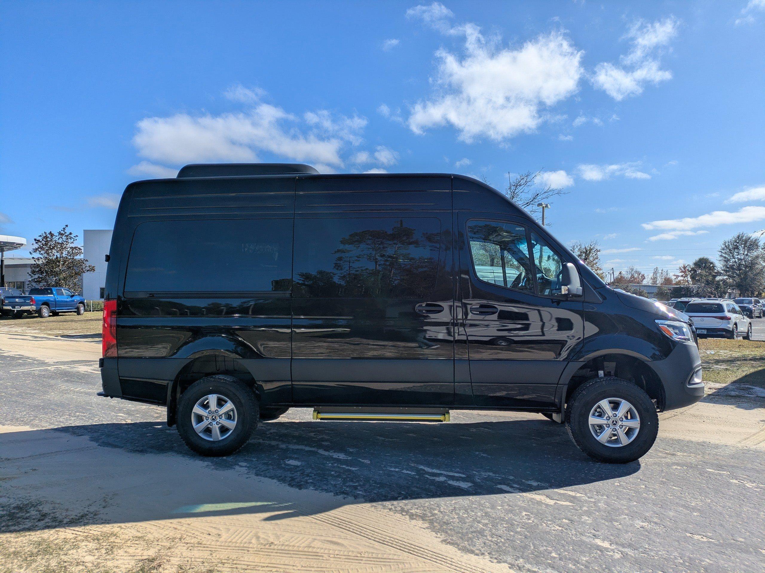 Mercedes-Benz Sprinter Passenger Van Van 144 Wb Awd - Thumbnail 5