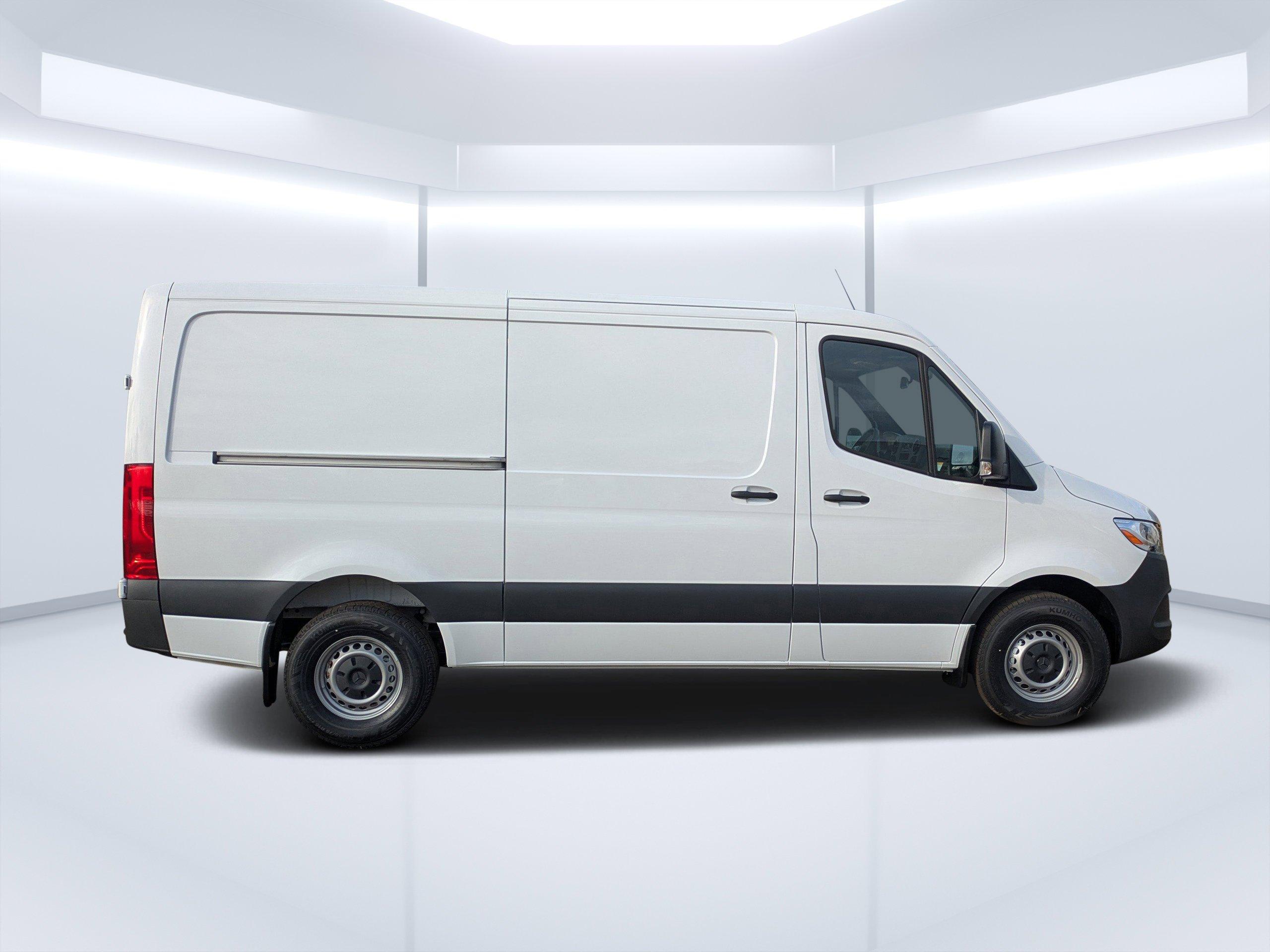 Mercedes-Benz Sprinter Cargo Van 144 Wb Rwd Van - Thumbnail 5