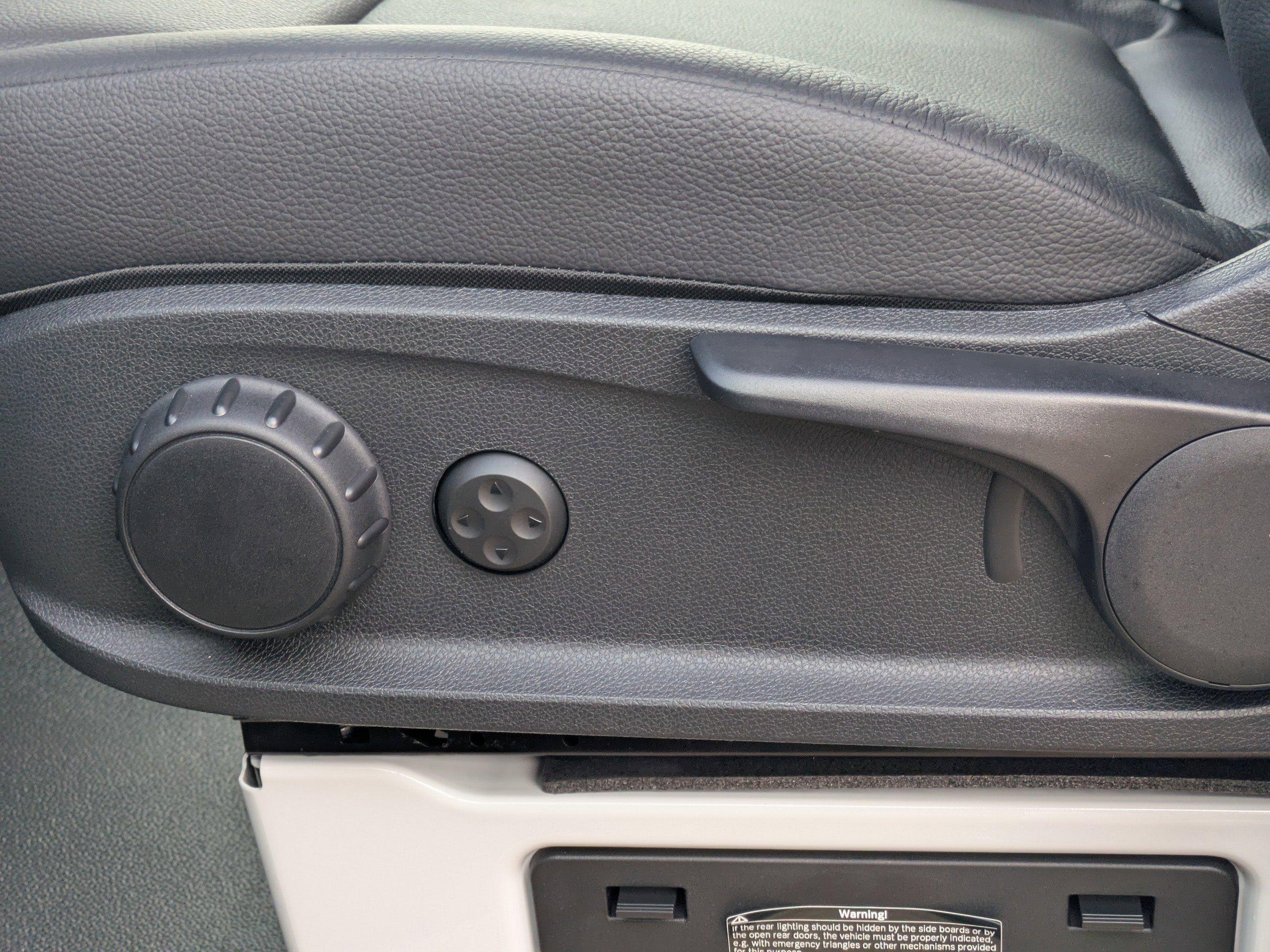 Mercedes-Benz Sprinter Cargo Van 144 Wb Rwd Van - Thumbnail 19