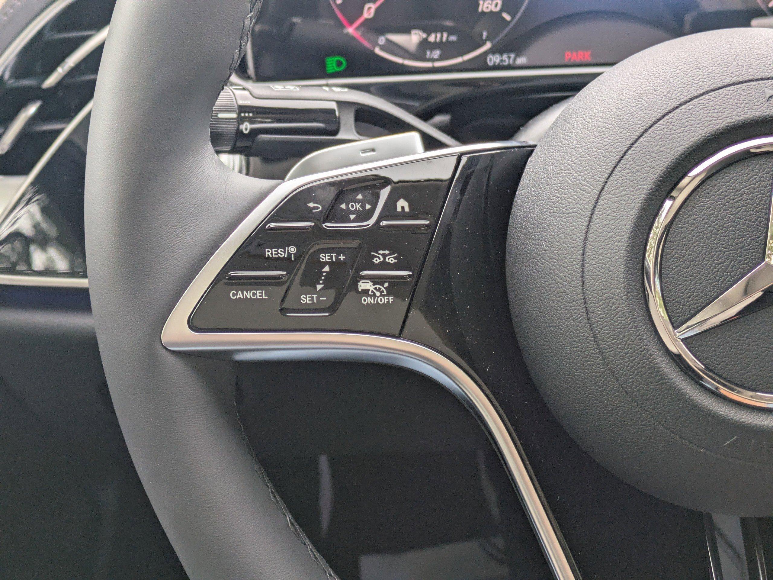 Mercedes-Benz Sedan E 350 With Navigation - Thumbnail 18