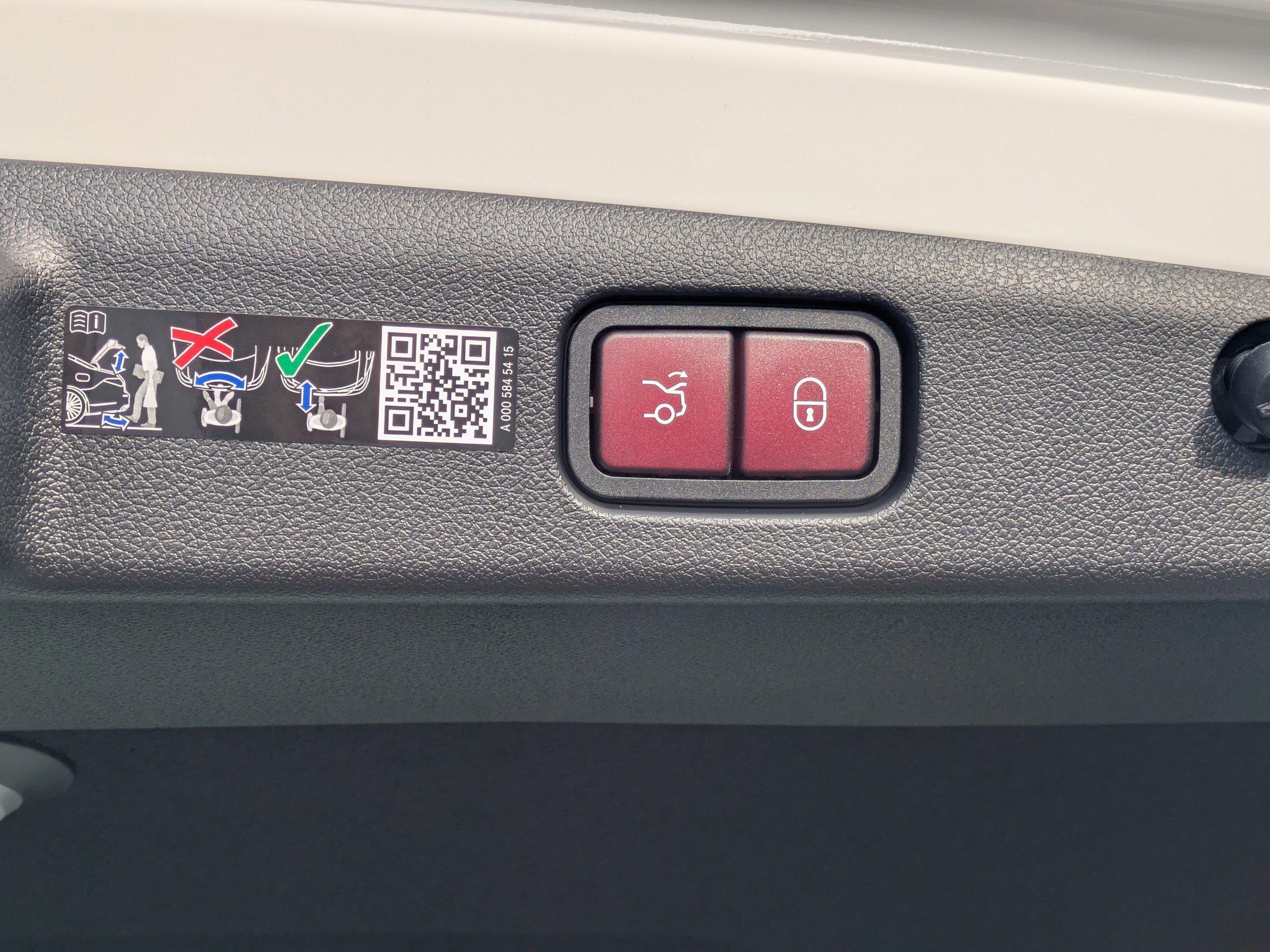 Mercedes-Benz Sedan E 350 With Navigation - Thumbnail 14