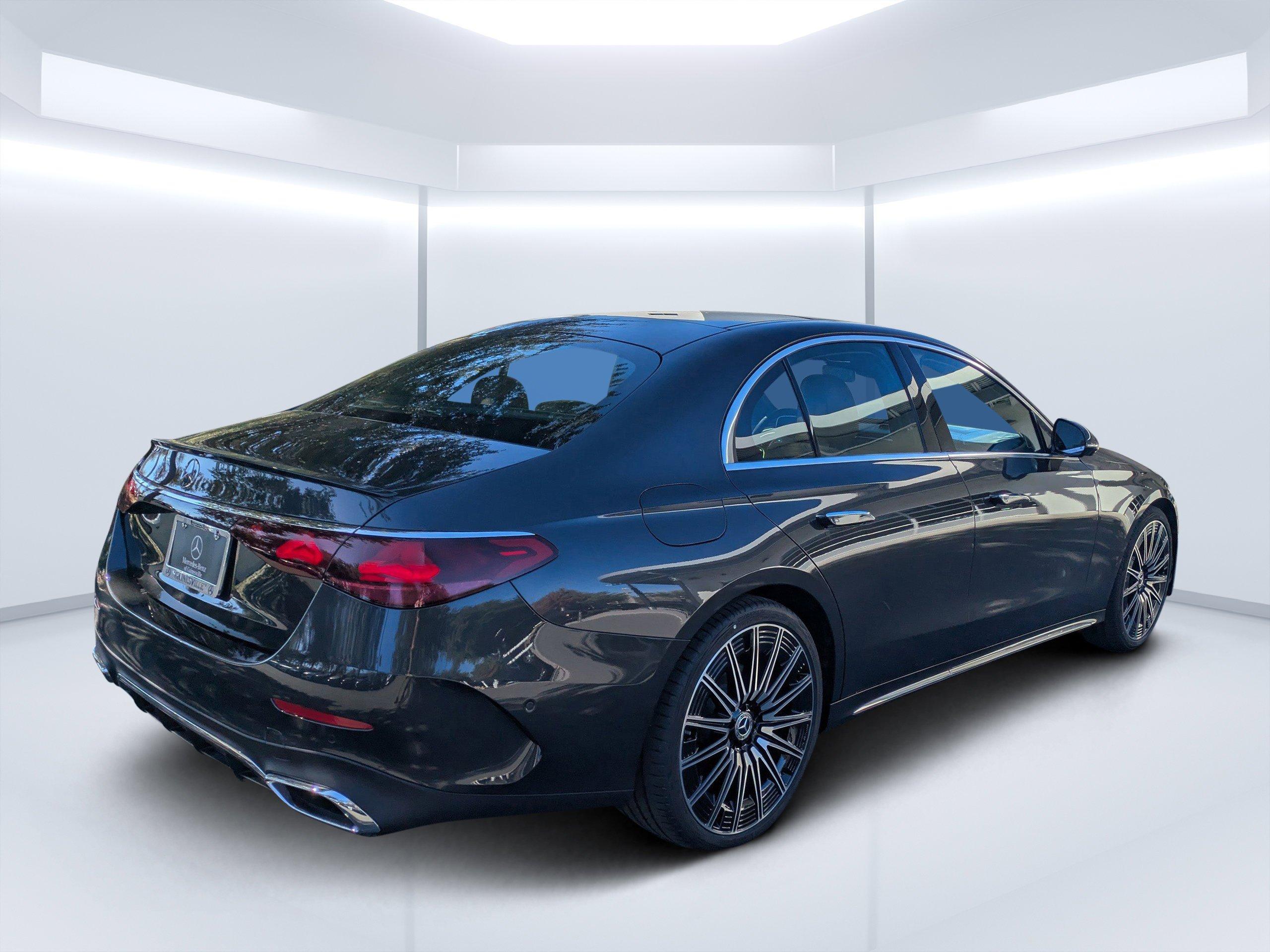 Mercedes-Benz Sedan E 350 With Navigation - Thumbnail 4