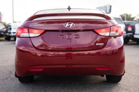 Hyundai Elantra Limited Sedan 4D - Thumbnail 5