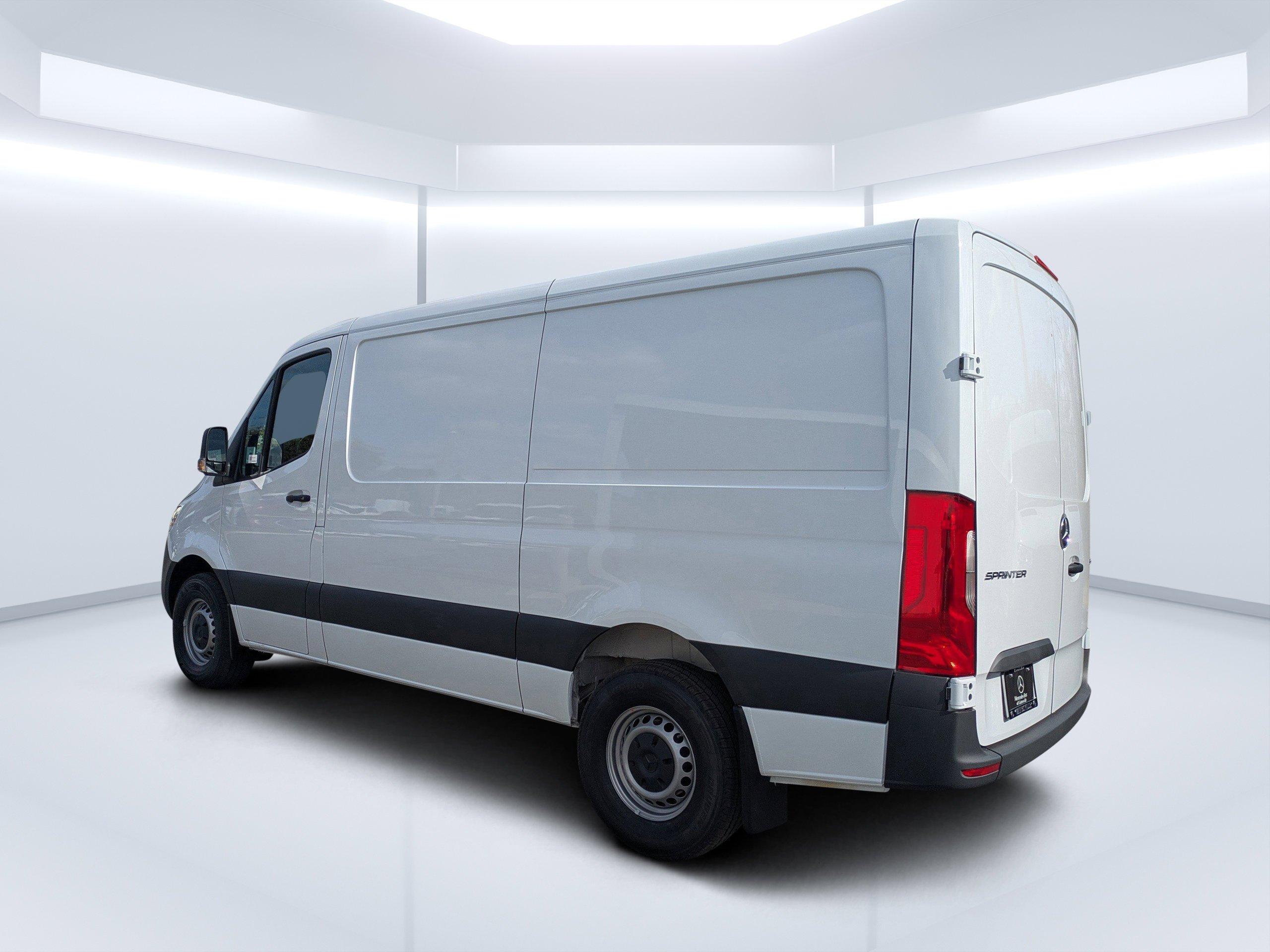 Mercedes-Benz Sprinter Cargo Van 144 Wb Rwd Van - Thumbnail 8