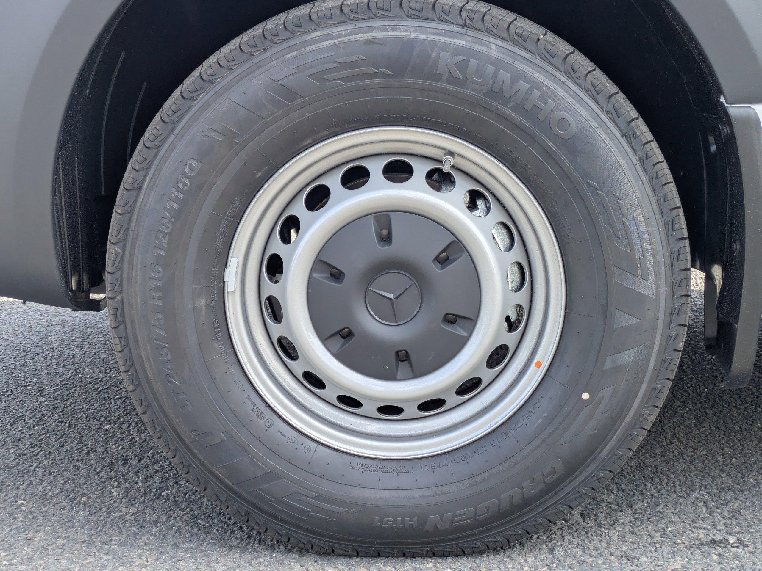 Mercedes-Benz Sprinter Cargo Van 144 Wb Rwd Van - Thumbnail 4