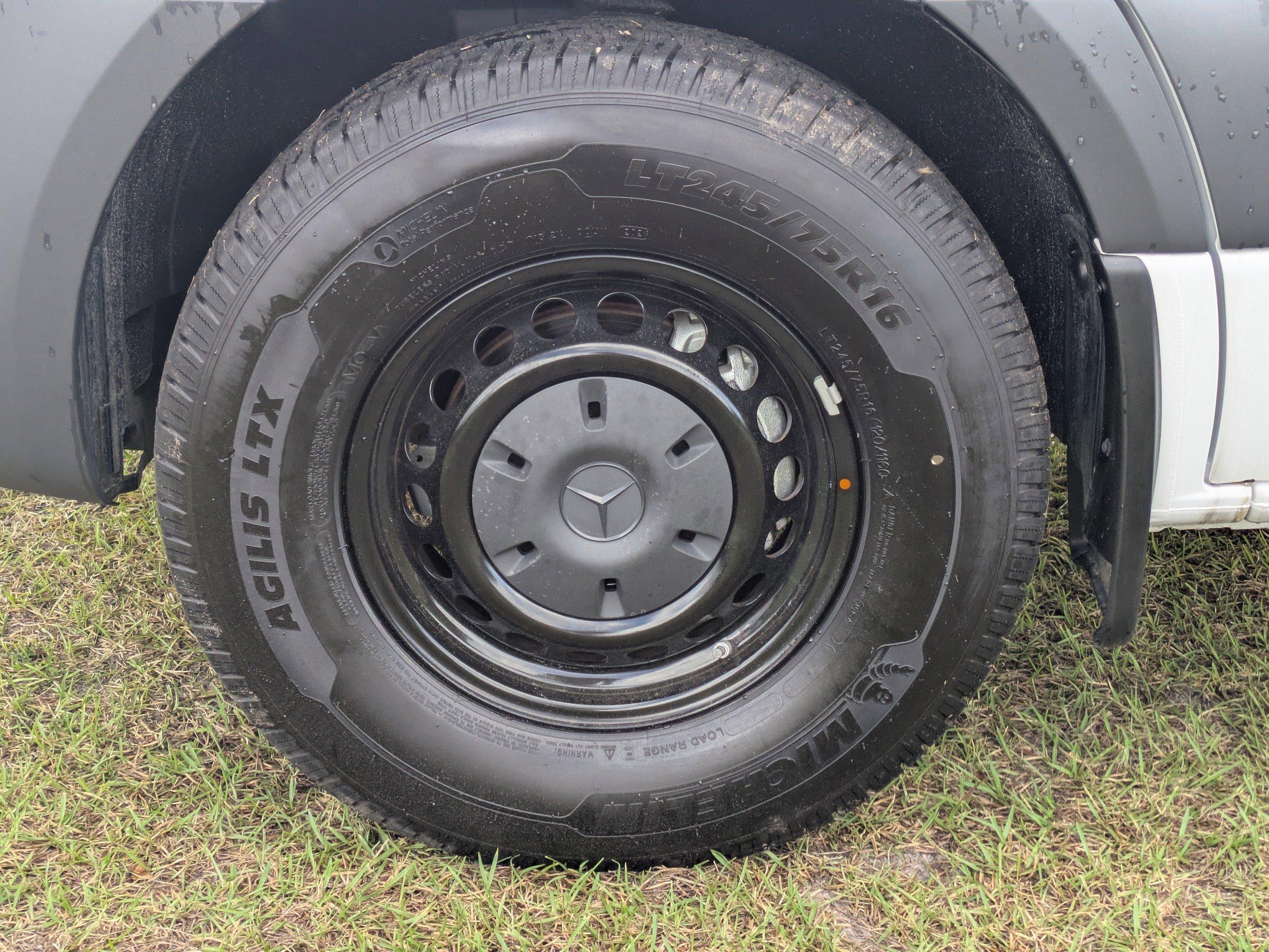 Mercedes-Benz Sprinter Cargo Van 170 Wb Rwd Van - Thumbnail 4